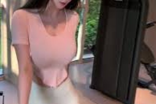 红毯上的尴尬：国内女明星的“花式”失误与国际反思